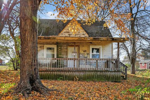 Photo of 1015 E Jackson Street, Attica, IN 47918 (MLS # 202548040)