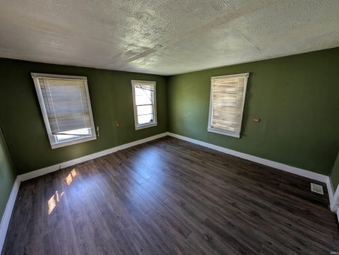 Tiny photo for 918 N 12th Street, Vincennes, IN 47591 (MLS # 202542585)