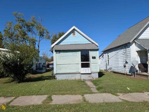 Photo of 918 N 12th Street, Vincennes, IN 47591 (MLS # 202542585)