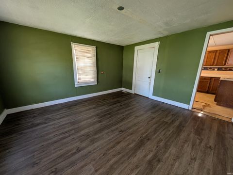 Tiny photo for 918 N 12th Street, Vincennes, IN 47591 (MLS # 202542585)