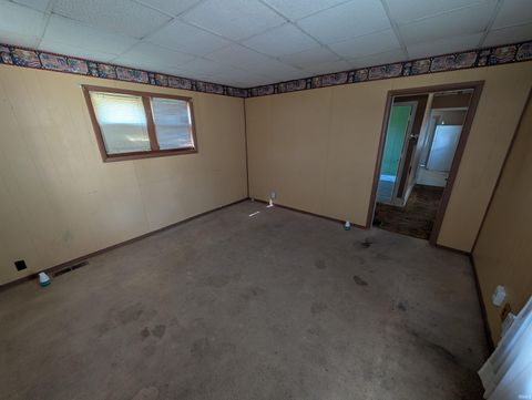 Tiny photo for 918 N 12th Street, Vincennes, IN 47591 (MLS # 202542585)