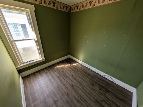 Tiny photo for 918 N 12th Street, Vincennes, IN 47591 (MLS # 202542585)