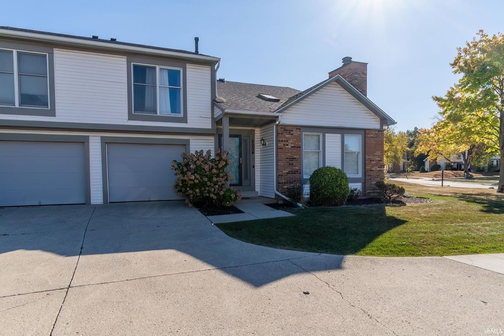 Photo of 5034 Pinebrook Drive, Fort Wayne, IN 46804 (MLS # 202611603)