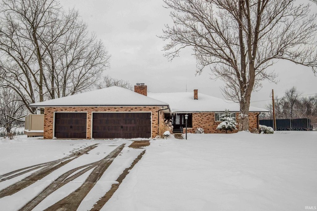 Photo of 1116 Erin Court, Middlebury, IN 46540 (MLS # 202547953)