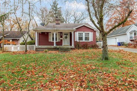 Photo of 721 W BOULEVARD, Kokomo, IN 46902 (MLS # 202546979)