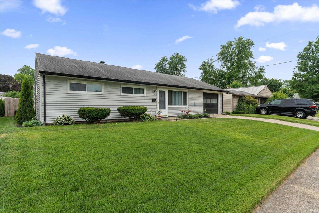 Photo of 1202 Byron Drive, South Bend, IN 46614 (MLS # 202622554)