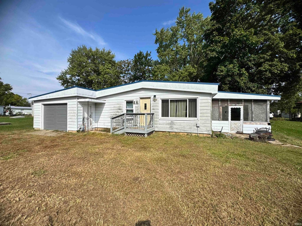 Photo of 320 E Himes Street, North Webster, IN 46555 (MLS # 202640754)