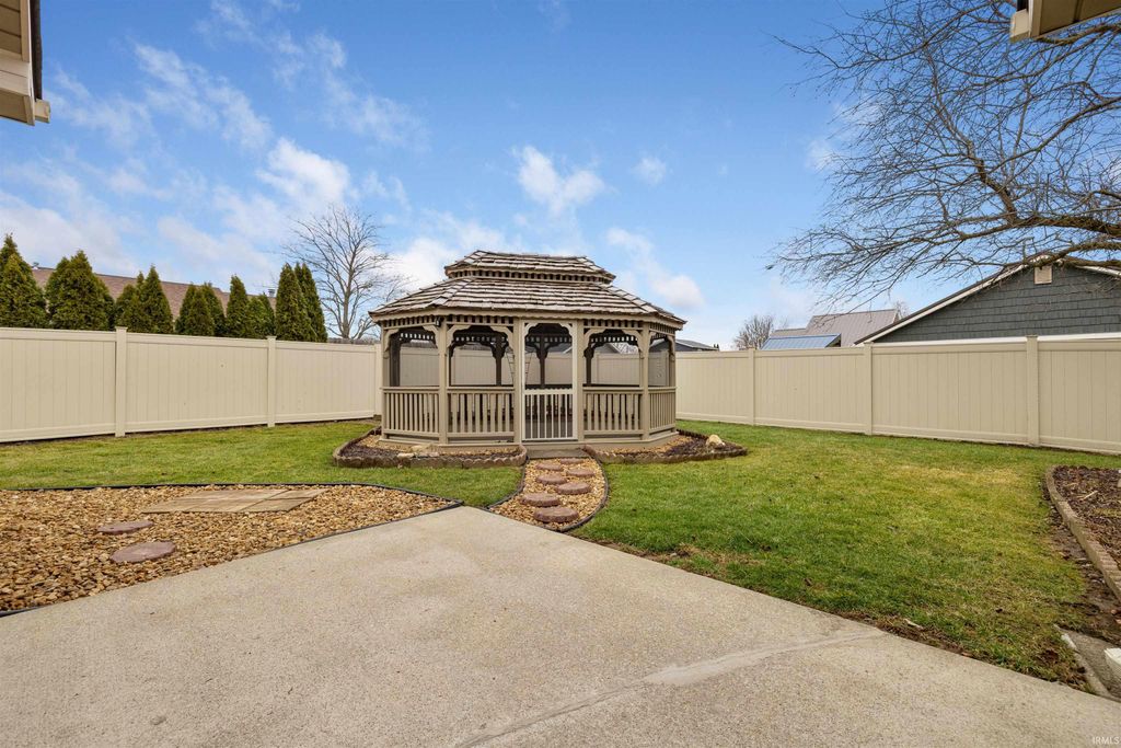 Photo of 210 Knoll Ridge Boulevard, Kendallville, IN 46755 (MLS # 202605595)