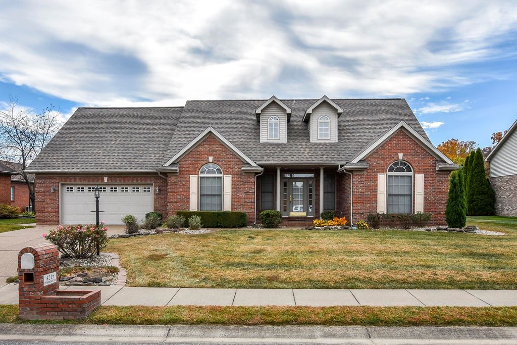 Photo for 4215 Pembroke Drive, Evansville, IN 47711 (MLS # 202245179)