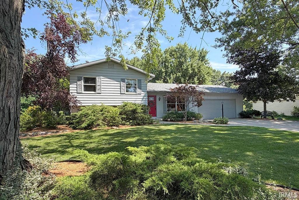 Photo of 22097 Woodside Drive, Bristol, IN 46507 (MLS # 202628221)
