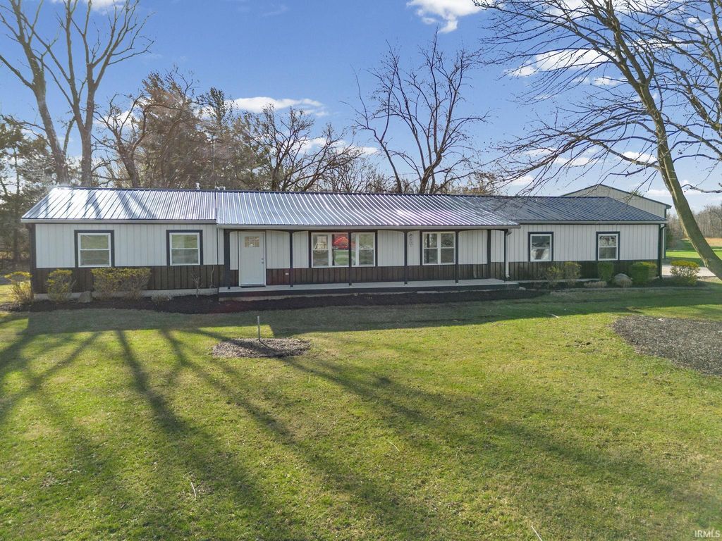 Photo of 447 E 4th Street, Williamsport, IN 47993 (MLS # 202608481)