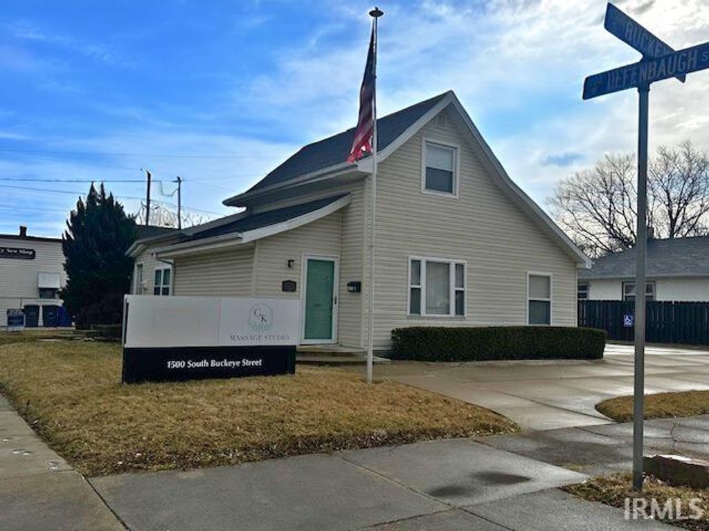 Photo for 1500 S Buckeye St, Kokomo, IN 46902 (MLS # 202506691)