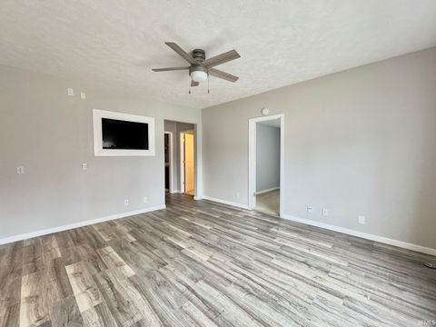 Tiny photo for 1500 S Buckeye St, Kokomo, IN 46902 (MLS # 202506691)