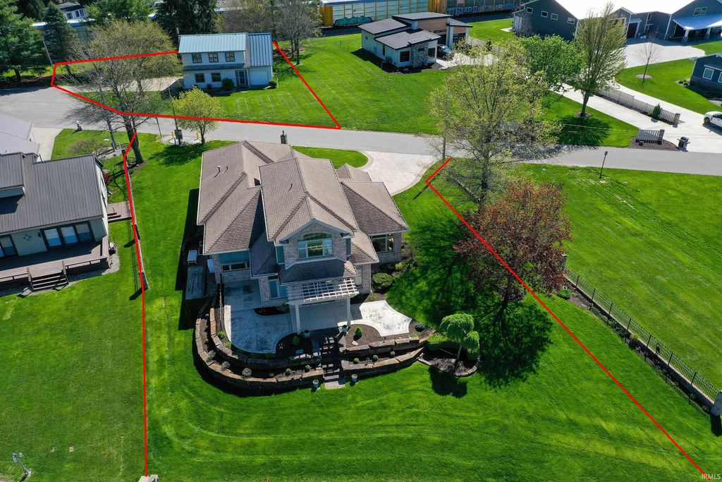 Photo of 616 E Medusa Street, Syracuse, IN 46567 (MLS # 202615579)