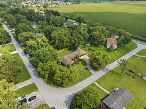 Tiny photo for 2004 Bryn Mar Drive, Kokomo, IN 46902 (MLS # 202632305)