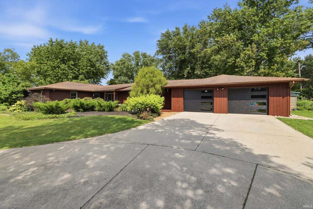 Photo of 2004 Bryn Mar Drive, Kokomo, IN 46902 (MLS # 202632305)