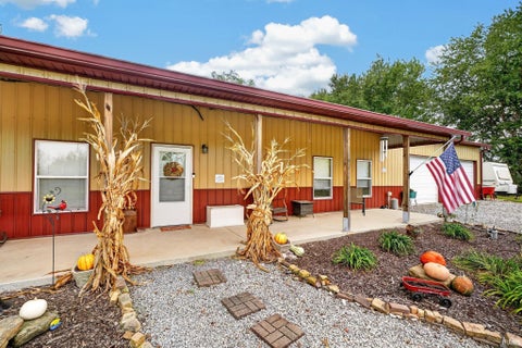 Tiny photo for 3547 E Honey Lane, Olney, IL 62450 (MLS # 202638527)
