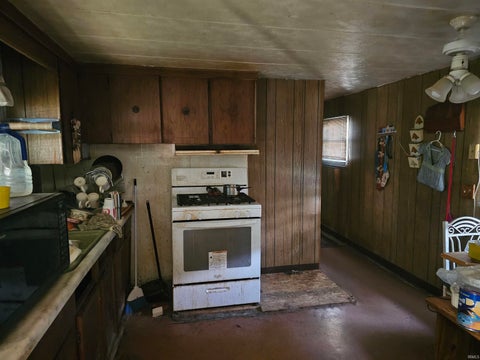 Tiny photo for 1662 W Private Rd 250 S, Logansport, IN 46947 (MLS # 202643259)
