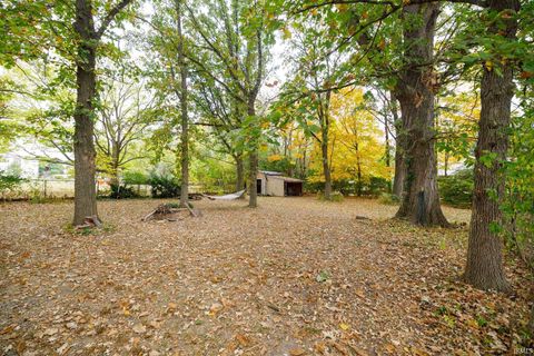Tiny photo for 217 W Roselawn Drive, Logansport, IN 46947 (MLS # 202542552)