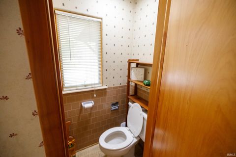 Tiny photo for 217 W Roselawn Drive, Logansport, IN 46947 (MLS # 202542552)