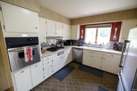 Tiny photo for 217 W Roselawn Drive, Logansport, IN 46947 (MLS # 202542552)