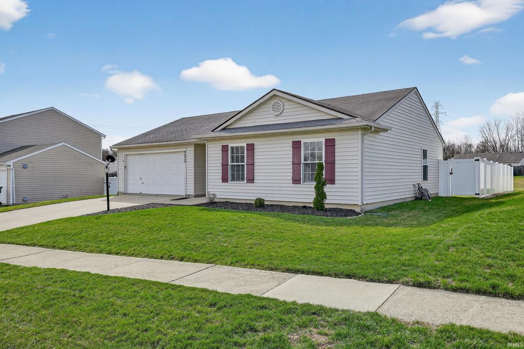 Photo of 9625 Rio Canyon Court, Fort Wayne, IN 46825 (MLS # 202610013)