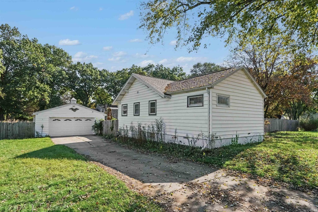 Photo of 52424 Scott Street, South Bend, IN 46637 (MLS # 202644053)