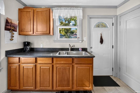 Tiny photo for 1018 Foster Street, South Bend, IN 46617 (MLS # 202643750)