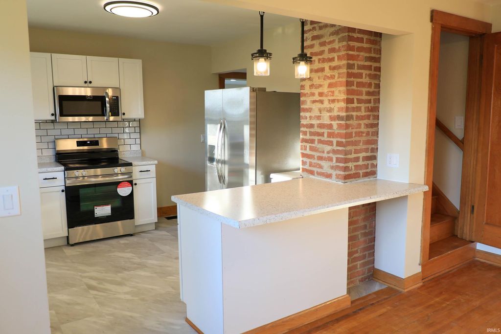 Photo of 4112 W State Road 56 Highway, Jasper, IN 47546 (MLS # 202537175)