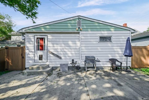Tiny photo for 1925 Morton Street, Lafayette, IN 47904 (MLS # 202638549)