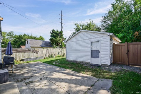 Tiny photo for 1925 Morton Street, Lafayette, IN 47904 (MLS # 202638549)
