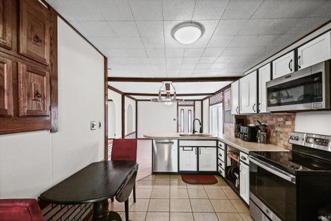 Tiny photo for 1925 Morton Street, Lafayette, IN 47904 (MLS # 202638549)