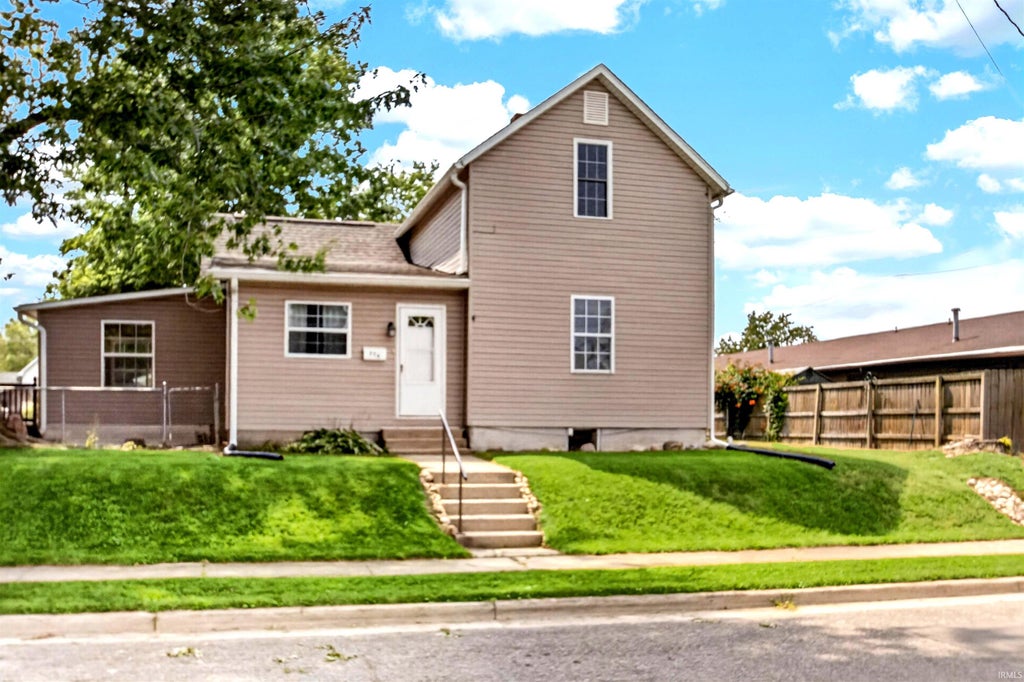 Photo of 574 Washington Street, Wabash, IN 46992 (MLS # 202630426)