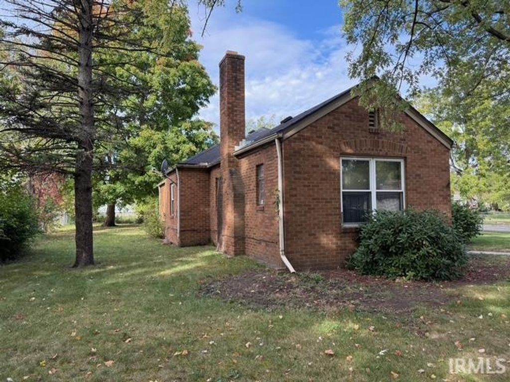 Photo of 1053 N Elmer Street, South Bend, IN 46628 (MLS # 202542568)