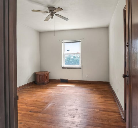 Tiny photo for 1053 N Elmer Street, South Bend, IN 46628 (MLS # 202542568)