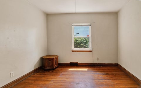 Tiny photo for 1053 N Elmer Street, South Bend, IN 46628 (MLS # 202542568)