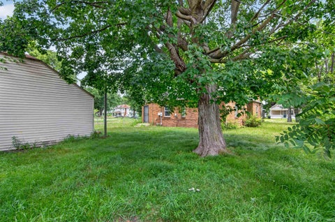 Tiny photo for 1053 N Elmer Street, South Bend, IN 46628 (MLS # 202542568)