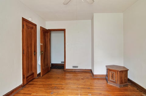 Tiny photo for 1053 N Elmer Street, South Bend, IN 46628 (MLS # 202542568)