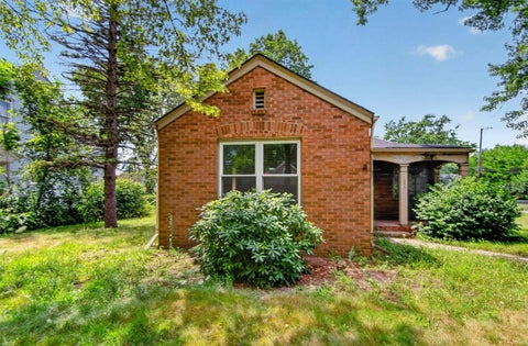 Tiny photo for 1053 N Elmer Street, South Bend, IN 46628 (MLS # 202542568)
