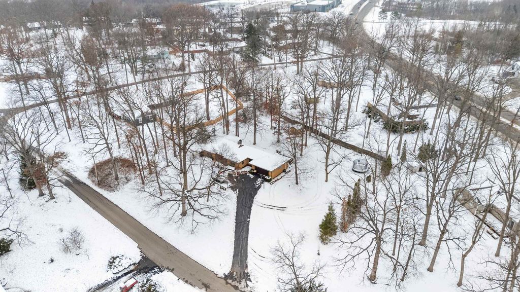 Photo of 8324 Waterswolde Lane, Fort Wayne, IN 46825 (MLS # 202548363)