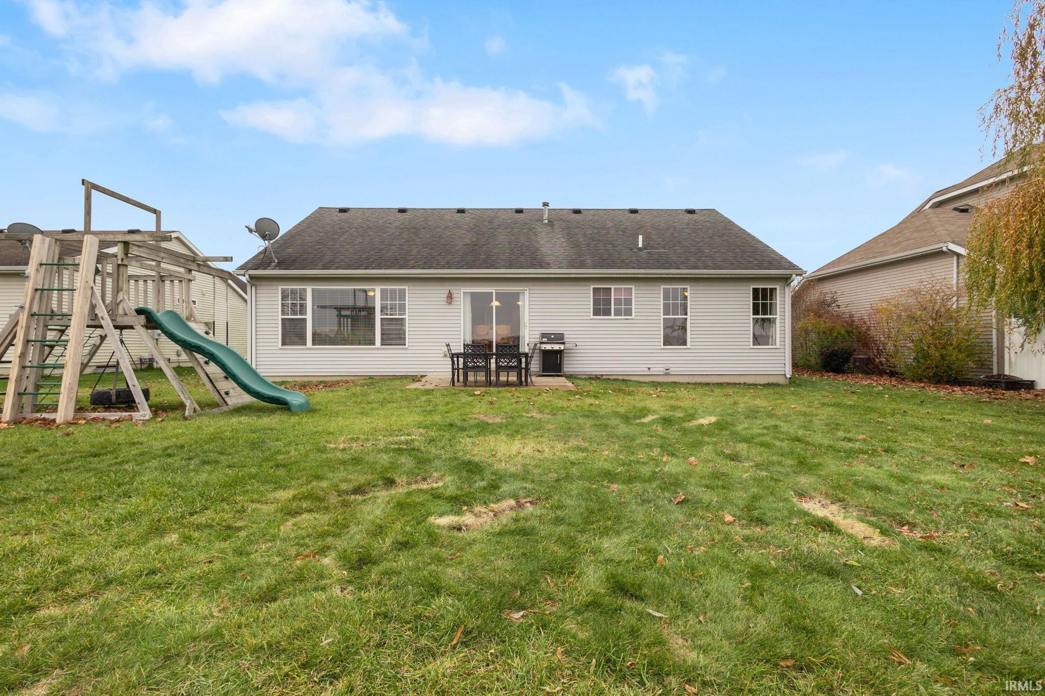 South Bend, Indiana 46628, United States, 3 Bedrooms Bedrooms, ,2 BathroomsBathrooms,Residential,Pending,247083