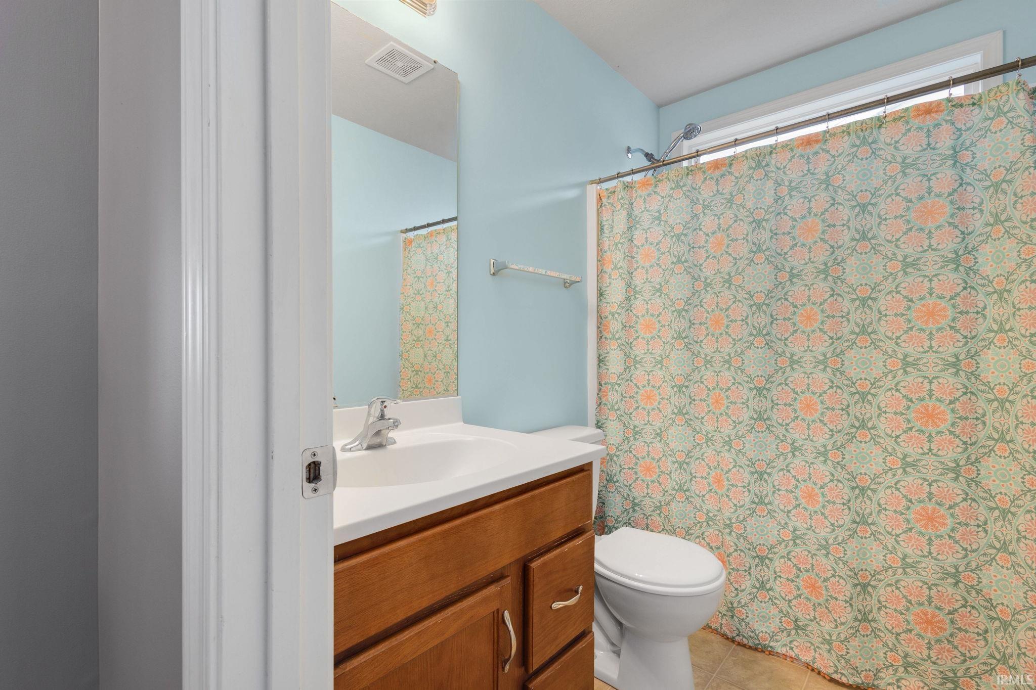 South Bend, Indiana 46628, United States, 3 Bedrooms Bedrooms, ,2 BathroomsBathrooms,Residential,Pending,247083