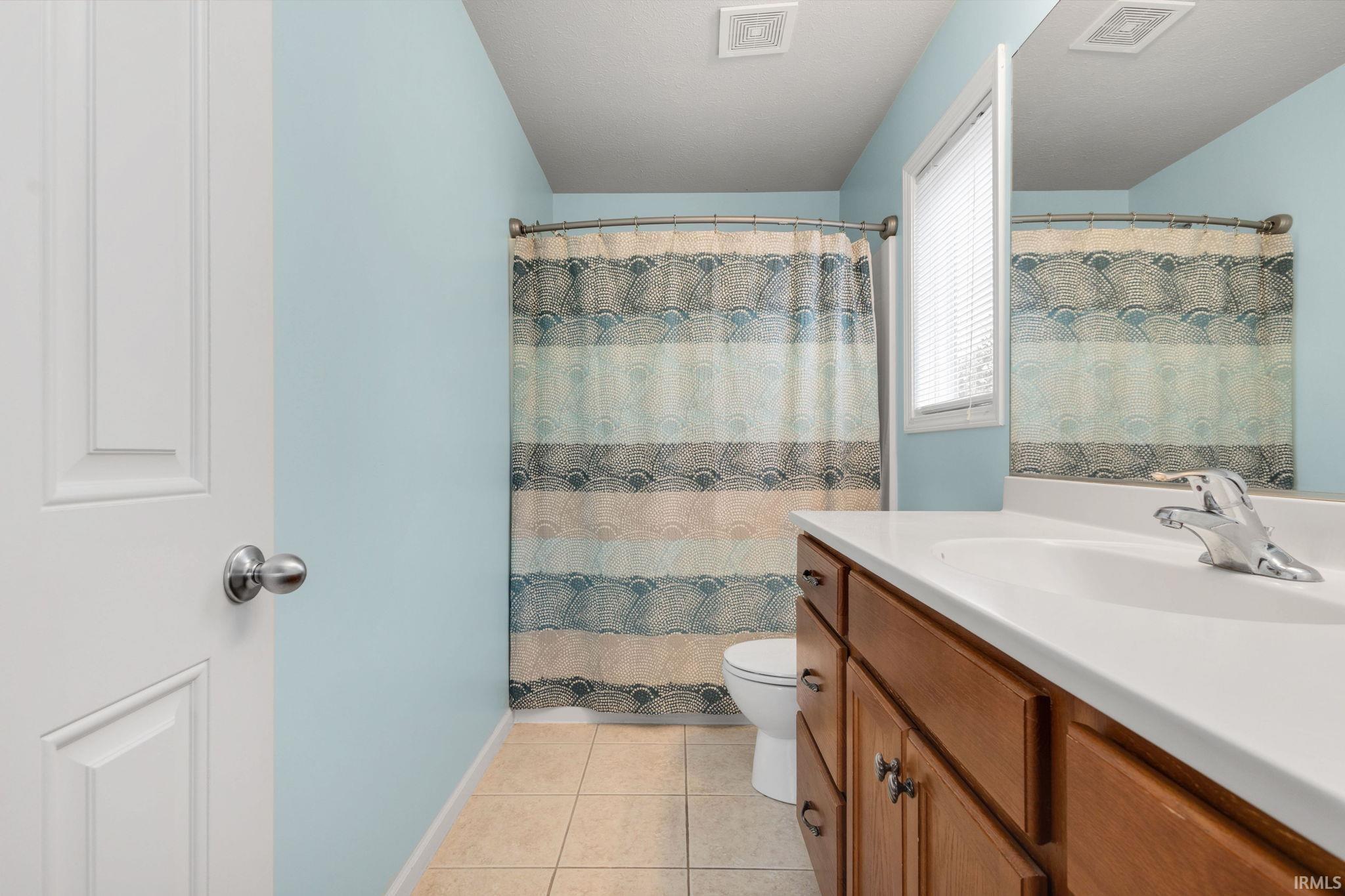 South Bend, Indiana 46628, United States, 3 Bedrooms Bedrooms, ,2 BathroomsBathrooms,Residential,Pending,247083