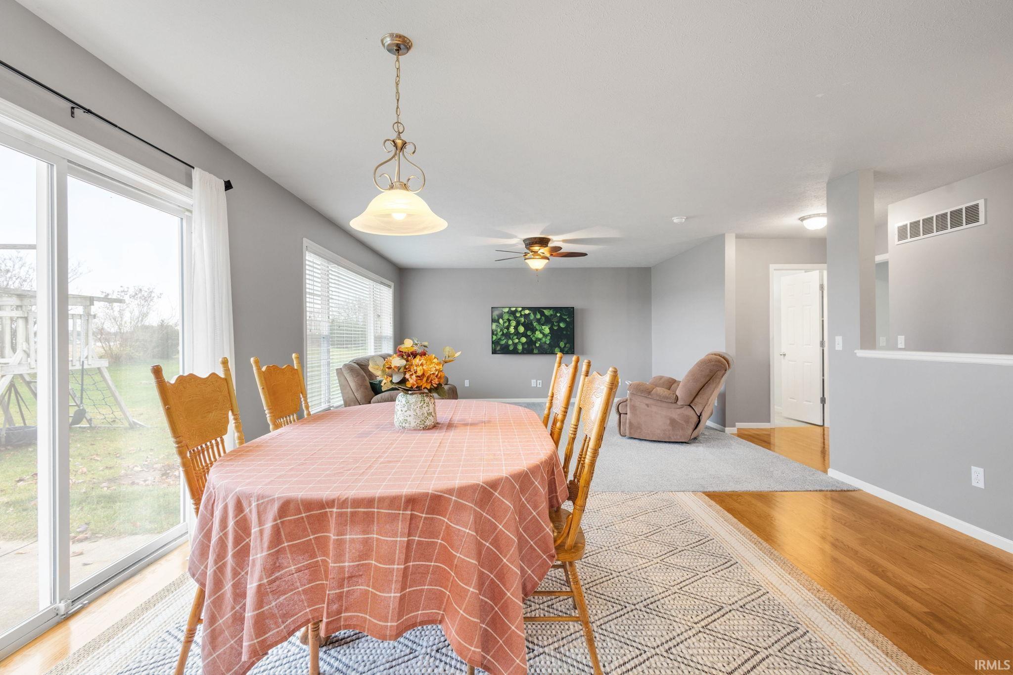 South Bend, Indiana 46628, United States, 3 Bedrooms Bedrooms, ,2 BathroomsBathrooms,Residential,Pending,247083