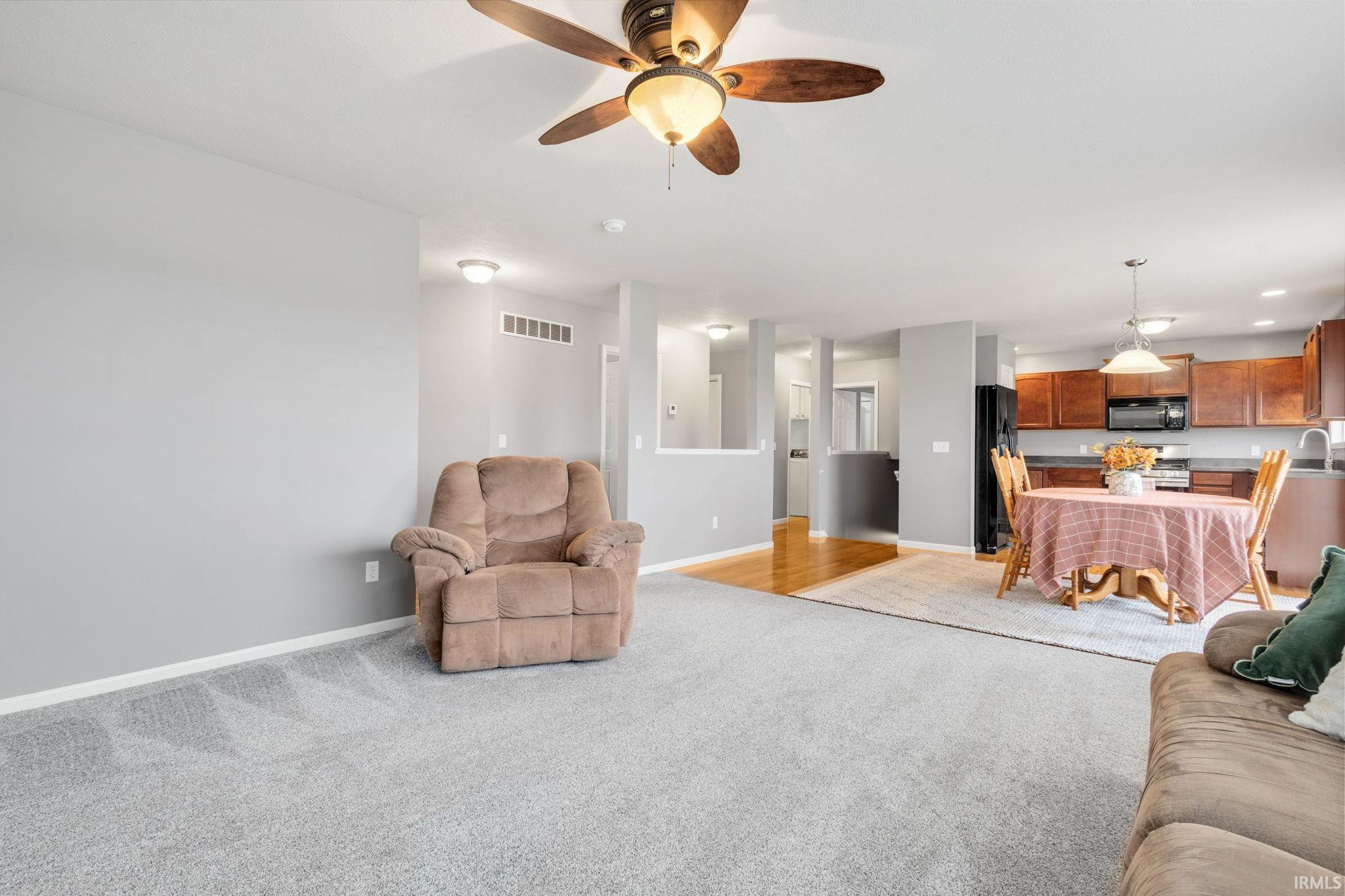 South Bend, Indiana 46628, United States, 3 Bedrooms Bedrooms, ,2 BathroomsBathrooms,Residential,Pending,247083