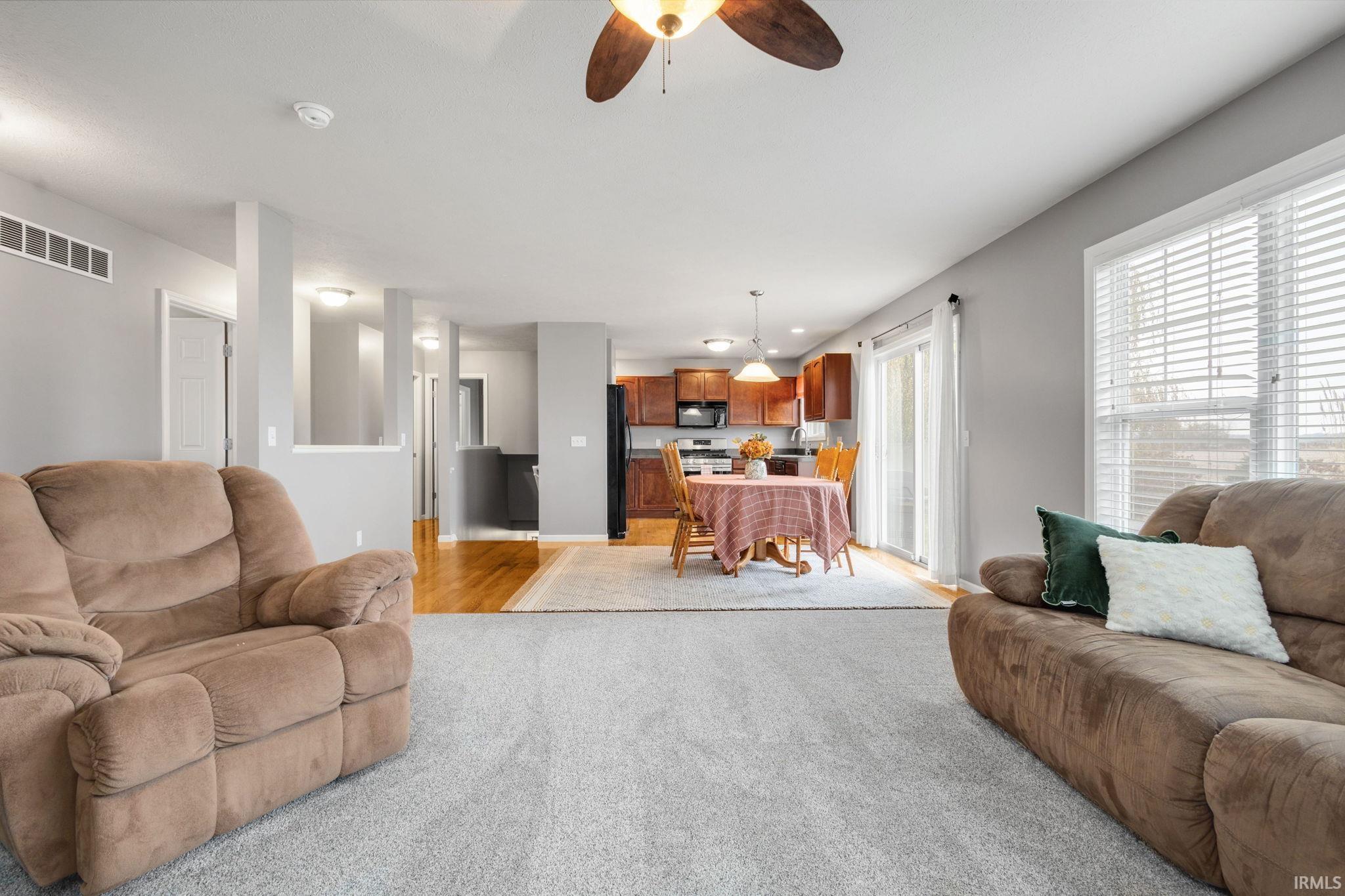 South Bend, Indiana 46628, United States, 3 Bedrooms Bedrooms, ,2 BathroomsBathrooms,Residential,Pending,247083