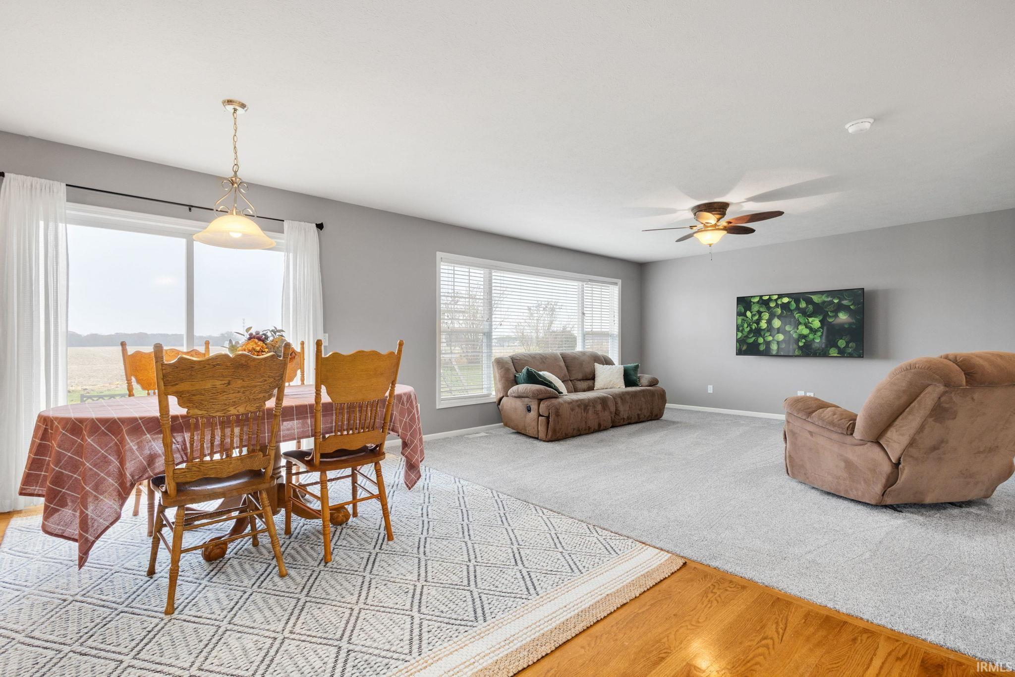 South Bend, Indiana 46628, United States, 3 Bedrooms Bedrooms, ,2 BathroomsBathrooms,Residential,Pending,247083