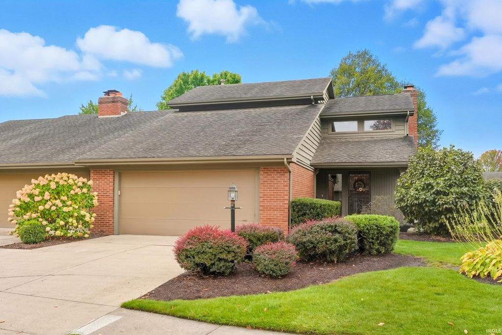 Photo of 5720 Bayside Drive, Fort Wayne, IN 46815 (MLS # 202600082)
