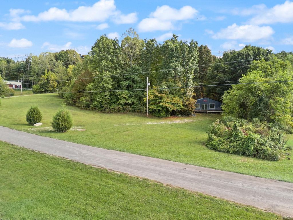 Photo of 6066 S Roselawn Dr. Dr, Hardinsburg, IN 47125 (MLS # 202539357)