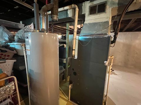 Tiny photo for 2118 S Warren Street, South Bend, IN 46613 (MLS # 202612518)